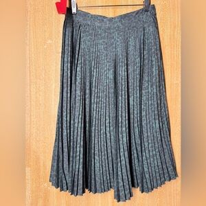 Cost Plus World Market Drk Grn and Blk Cheetah printed A-Line Skirt